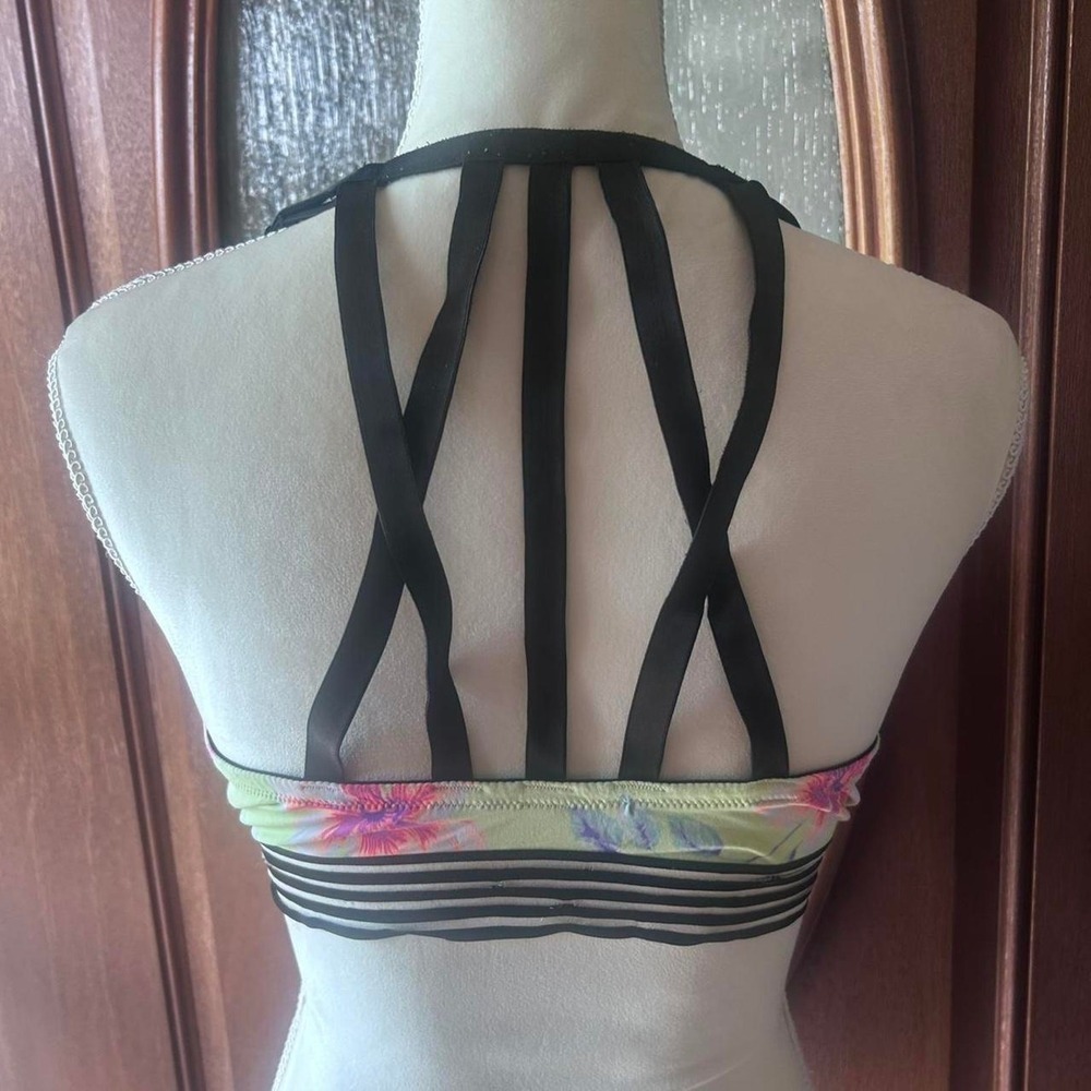 White and pink victorias secret PINK women's‎ size 36DD Floral Bra Cross Back